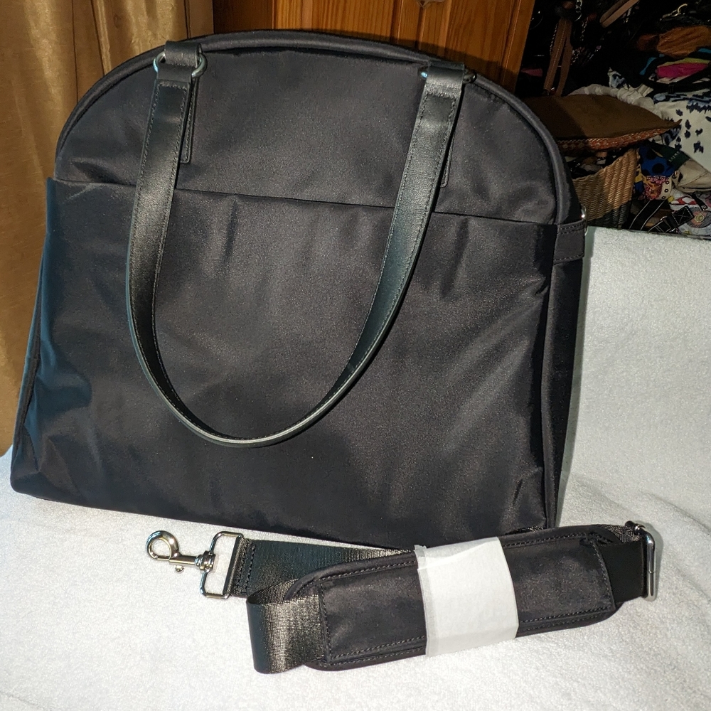 Lo and Sons The O.G. 2 women's nylon laptop bag.